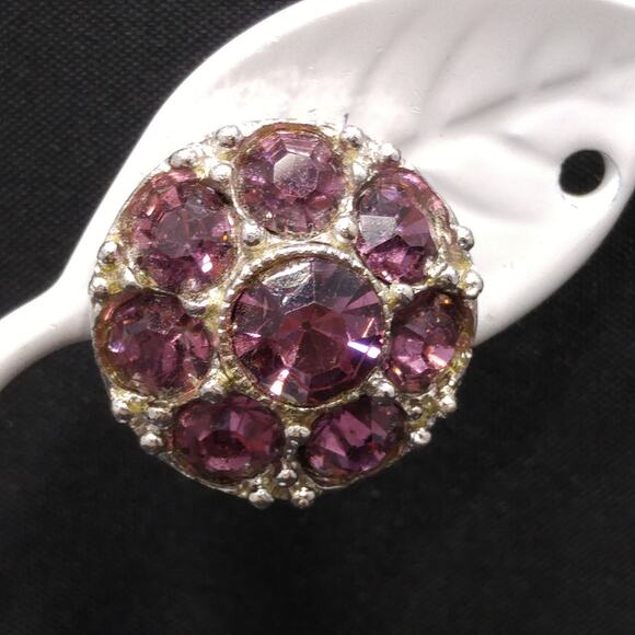 Bogoff Purple Rhinestone Screw Back Earrings, Rhodium Plated, 1940s Vintage - Picture 5 of 10